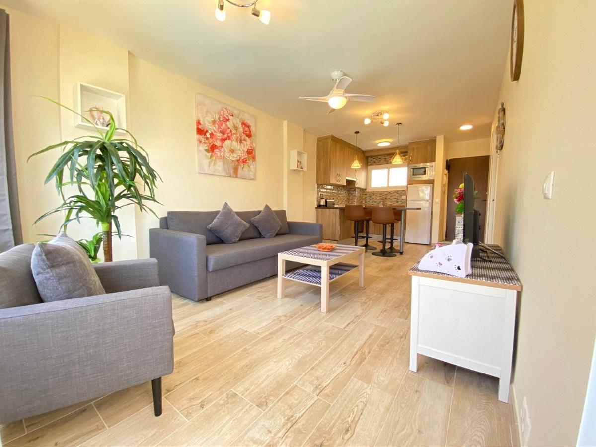 Modern 1 Bedroom Seaside Apartment With Pool Fuengirola Extérieur photo