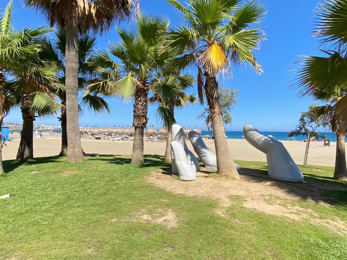 Modern 1 Bedroom Seaside Apartment With Pool Fuengirola Extérieur photo