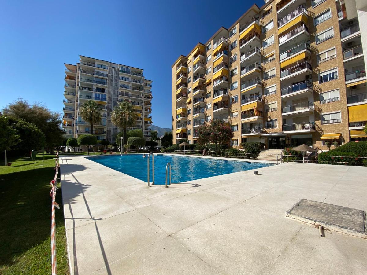 Modern 1 Bedroom Seaside Apartment With Pool Fuengirola Extérieur photo